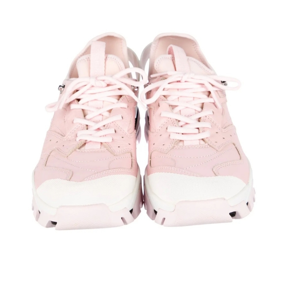 Calvin Klein Brand New WOT. 7.5